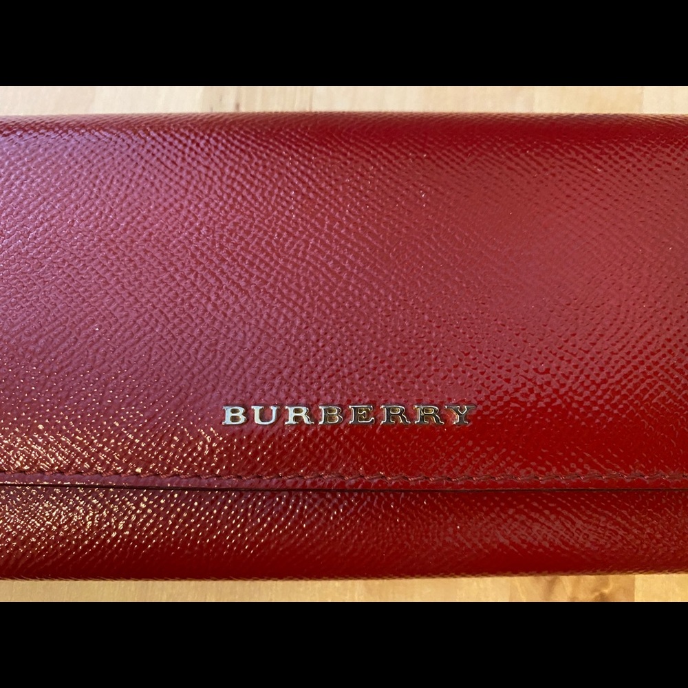 Burberry leather wallet in crimson (red)